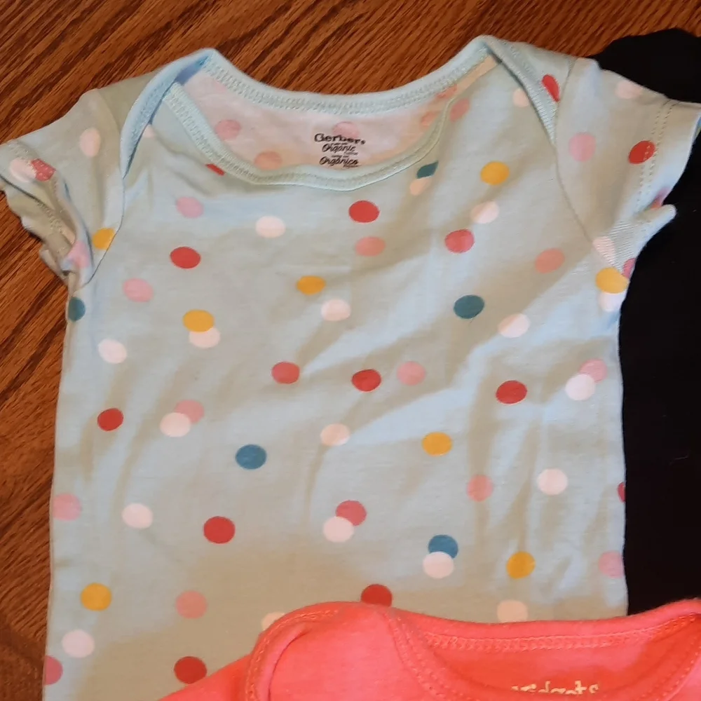 Onesies baby girl 8 piece three to six months short sleeve and one long sleeve b